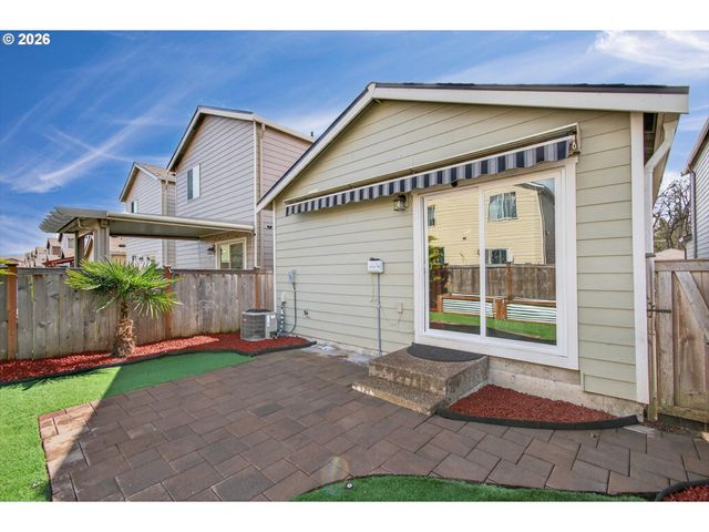 1017 S VIEW Dr, Molalla, OR 97038