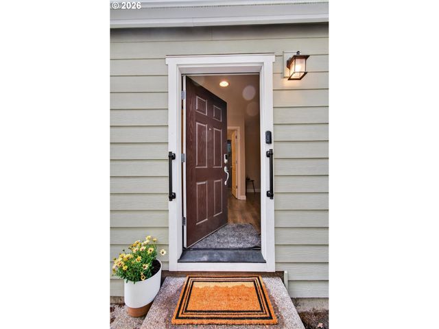 1017 S VIEW Dr, Molalla, OR 97038