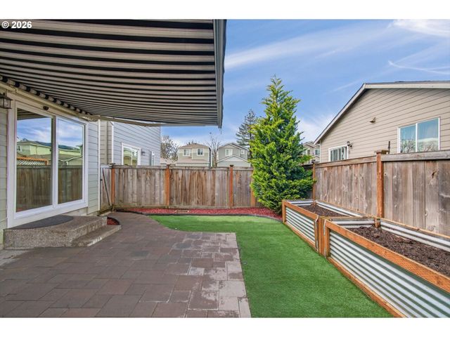 1017 S VIEW Dr, Molalla, OR 97038