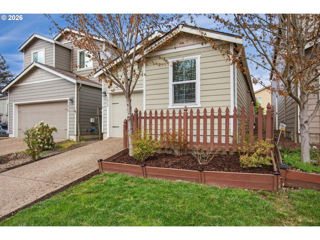 1017 S VIEW Dr, Molalla, OR 97038