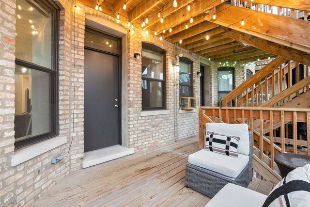 807 W Bradley Place 2, Chicago, IL 60613