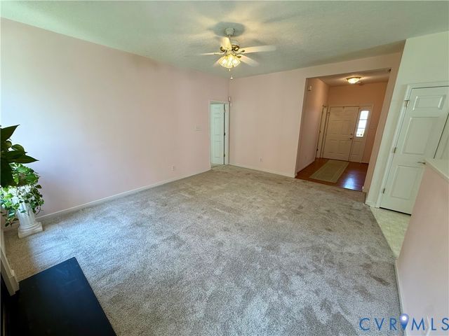 6474 Midday Ln, Mechanicsville, VA 23111