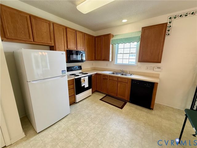 6474 Midday Ln, Mechanicsville, VA 23111