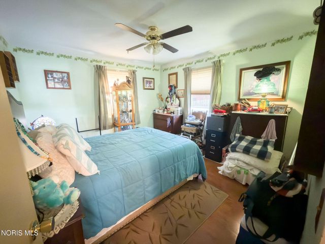 408 Dillrose Drive, Northwood, OH 43619