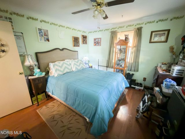 408 Dillrose Drive, Northwood, OH 43619