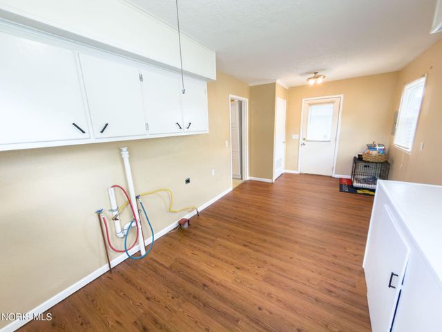 408 Dillrose Drive, Northwood, OH 43619