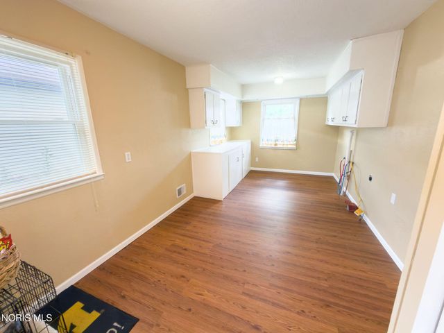408 Dillrose Drive, Northwood, OH 43619
