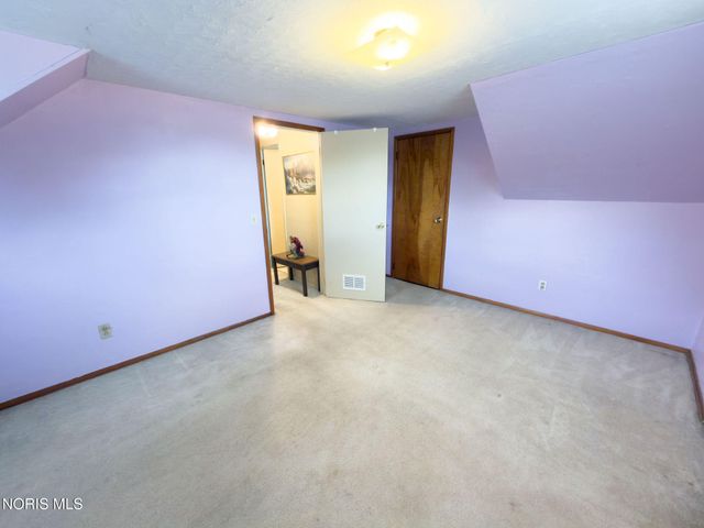 408 Dillrose Drive, Northwood, OH 43619