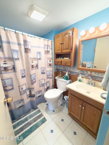 408 Dillrose Drive, Northwood, OH 43619