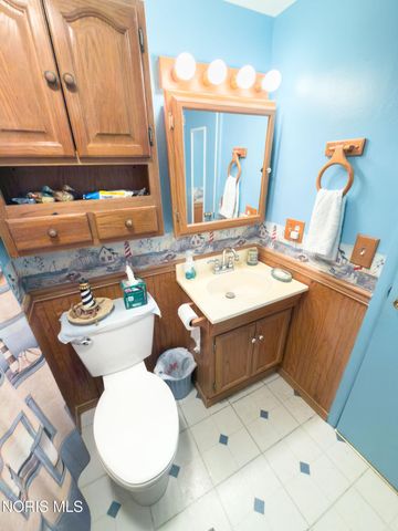 408 Dillrose Drive, Northwood, OH 43619