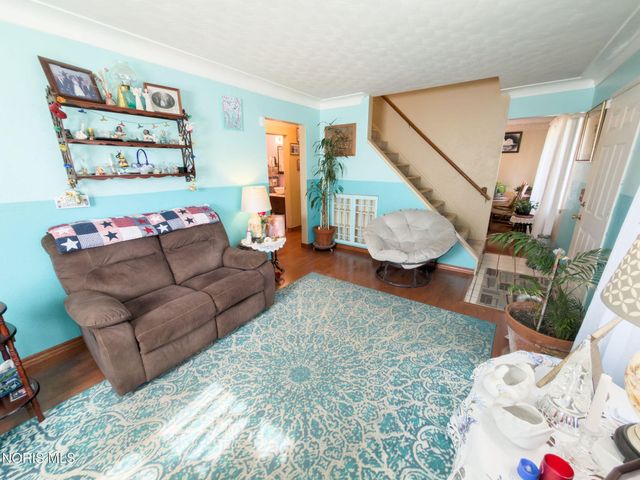 408 Dillrose Drive, Northwood, OH 43619