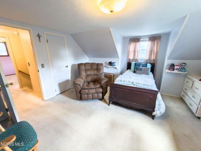 408 Dillrose Drive, Northwood, OH 43619