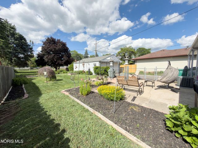 408 Dillrose Drive, Northwood, OH 43619