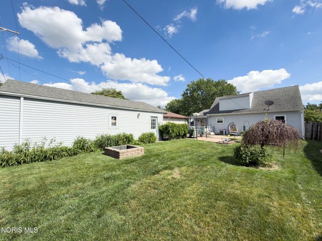 408 Dillrose Drive, Northwood, OH 43619