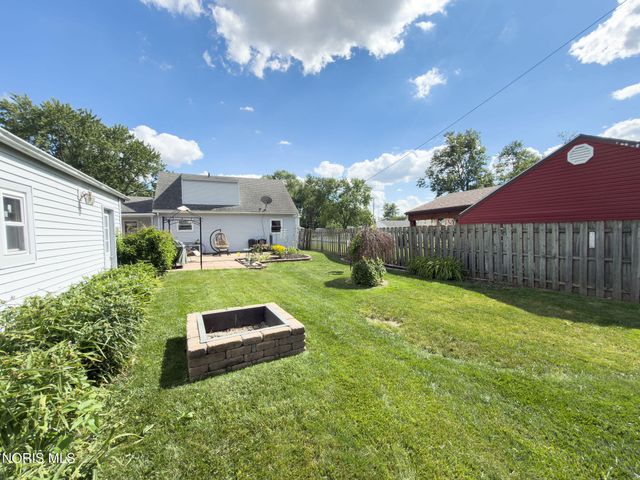 408 Dillrose Drive, Northwood, OH 43619