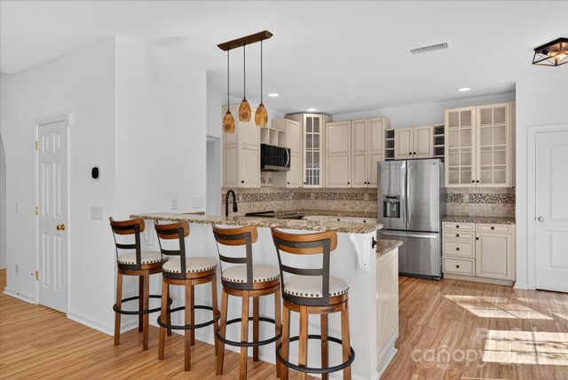 8700 Great Bear Court, Charlotte, NC 28269