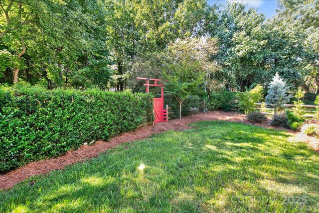 8700 Great Bear Court, Charlotte, NC 28269