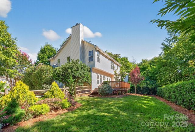 8700 Great Bear Court, Charlotte, NC 28269