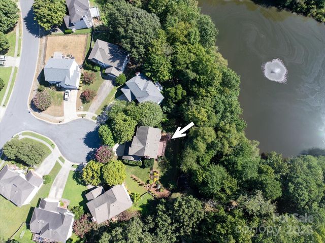 8700 Great Bear Court, Charlotte, NC 28269