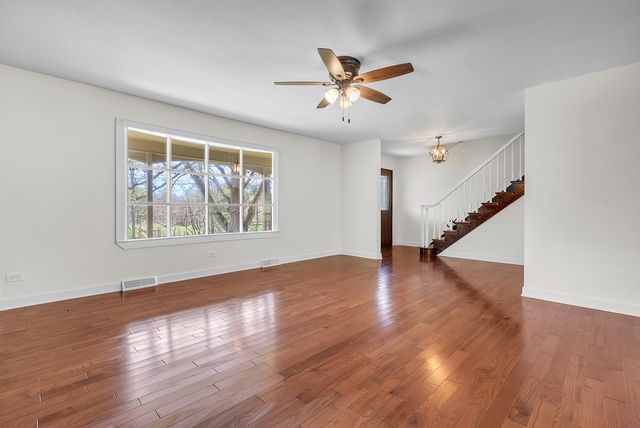 820 N 350 E, Valparaiso, IN 46383