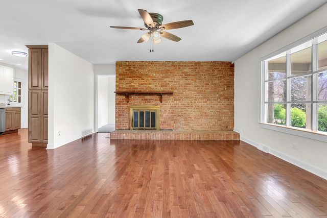 820 N 350 E, Valparaiso, IN 46383