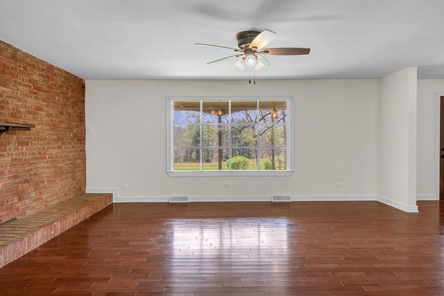 820 N 350 E, Valparaiso, IN 46383