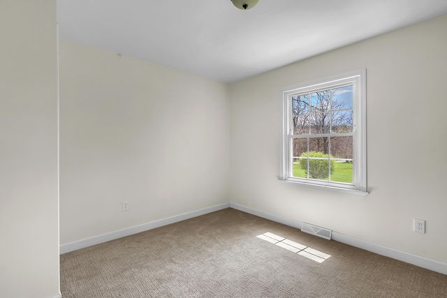820 N 350 E, Valparaiso, IN 46383