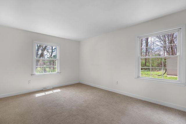820 N 350 E, Valparaiso, IN 46383
