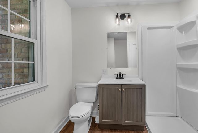 820 N 350 E, Valparaiso, IN 46383