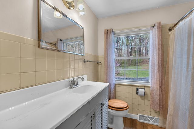 820 N 350 E, Valparaiso, IN 46383