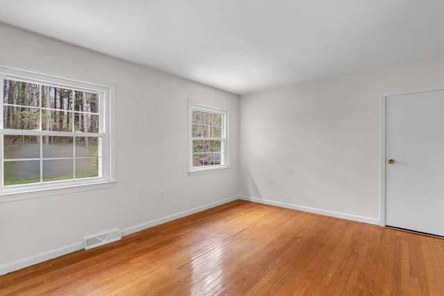 820 N 350 E, Valparaiso, IN 46383