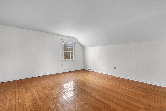 820 N 350 E, Valparaiso, IN 46383