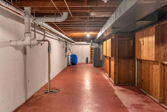 820 N 350 E, Valparaiso, IN 46383