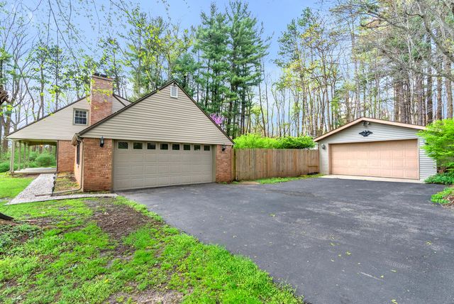 820 N 350 E, Valparaiso, IN 46383