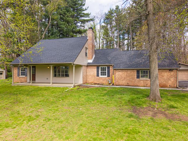 820 N 350 E, Valparaiso, IN 46383