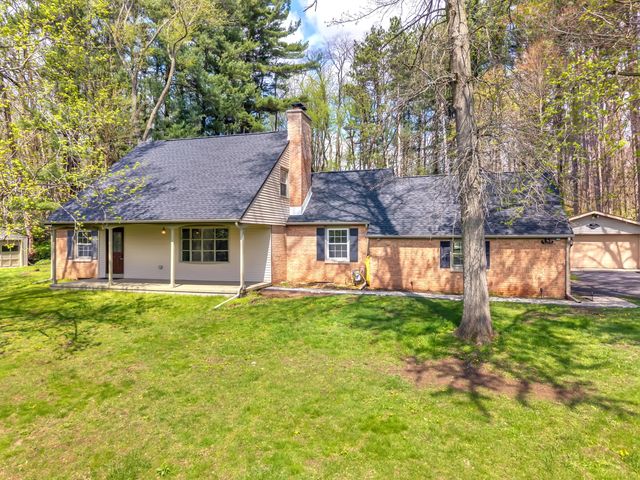 820 N 350 E, Valparaiso, IN 46383