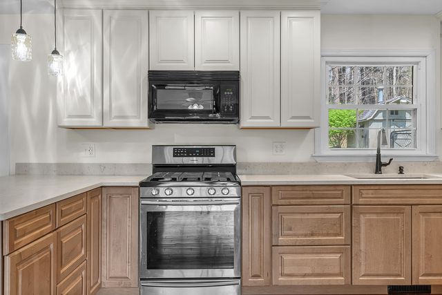820 N 350 E, Valparaiso, IN 46383