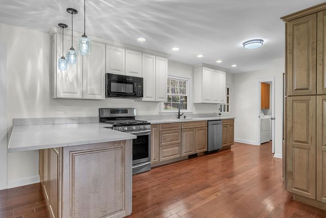 820 N 350 E, Valparaiso, IN 46383