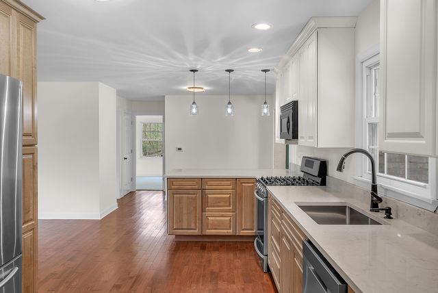 820 N 350 E, Valparaiso, IN 46383
