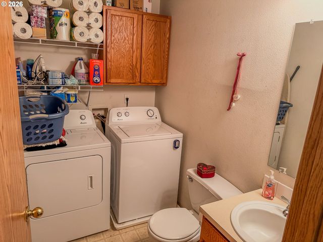 18309 PORTLAND Ave, Gladstone, OR 97027