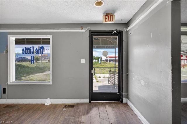1461 National Highway, Thomasville, NC 27360