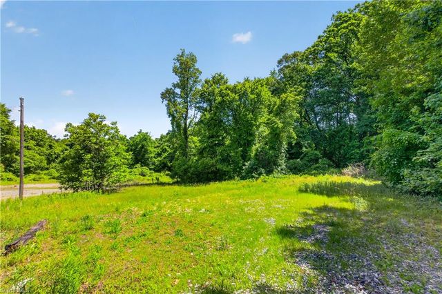 1461 National Highway, Thomasville, NC 27360