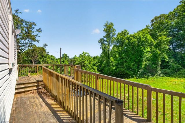 1461 National Highway, Thomasville, NC 27360