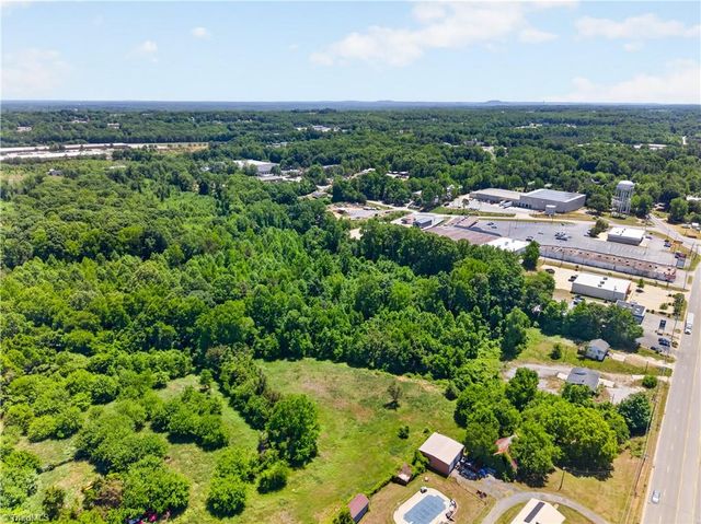1461 National Highway, Thomasville, NC 27360