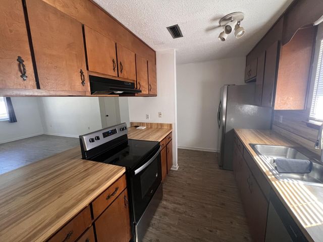 1925 Esplanade Street, Navarre, FL 32566