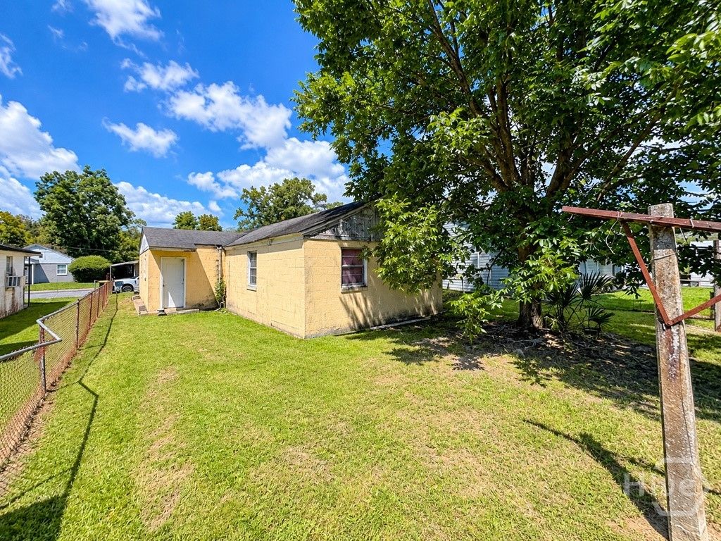 Image 4 of property listing at 1006 Crosby Street, Savannah, GA 31415