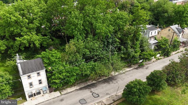 70-80 E WISTER ST, Philadelphia, PA 19144
