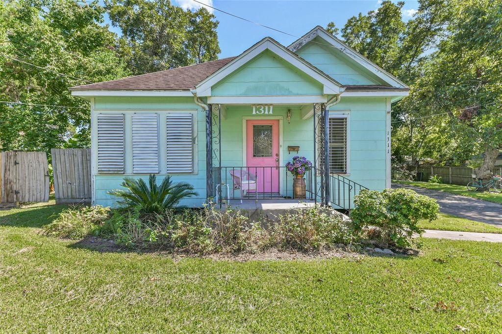 1311 Scott Street, La Marque, TX 77568
