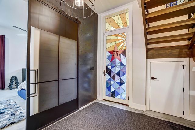 75 E Russell Street, Columbus, OH 43215