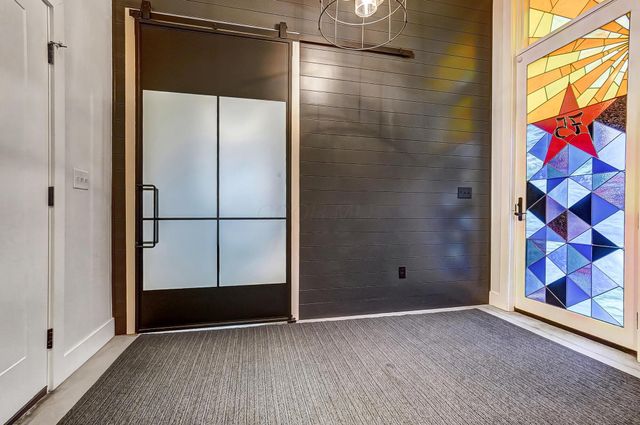 75 E Russell Street, Columbus, OH 43215